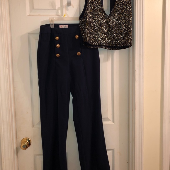 Two piece set - Picture 2 of 2